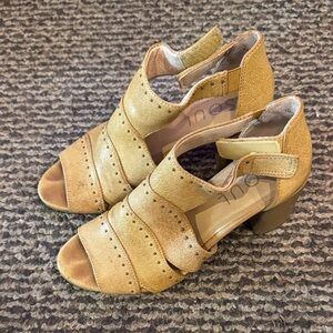 Naturalizer Yellow/Tan Heeled Sandals